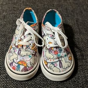 Like New Size 5 Llama Vans. Worn twice